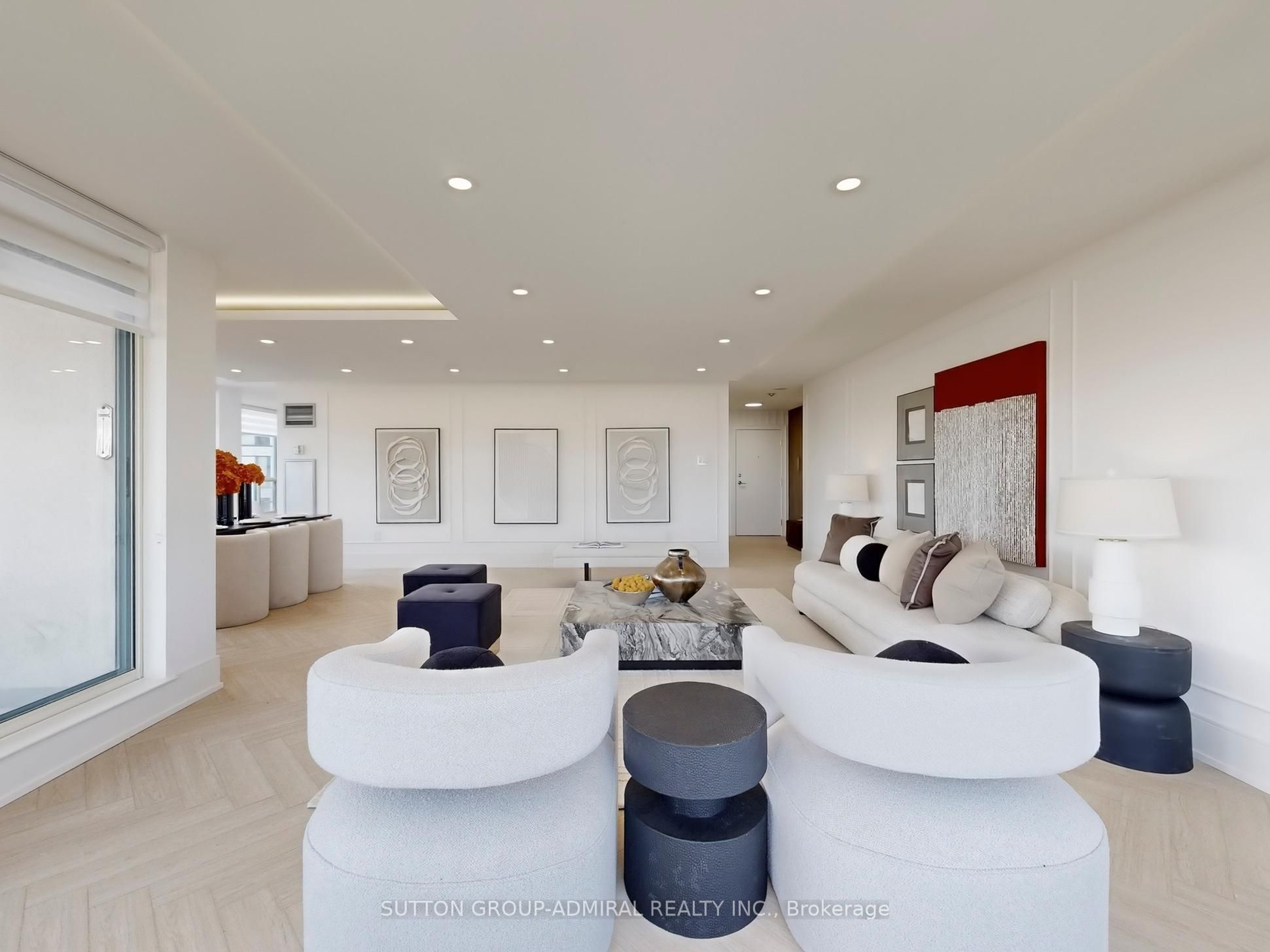 1 Clark Avenue W 704