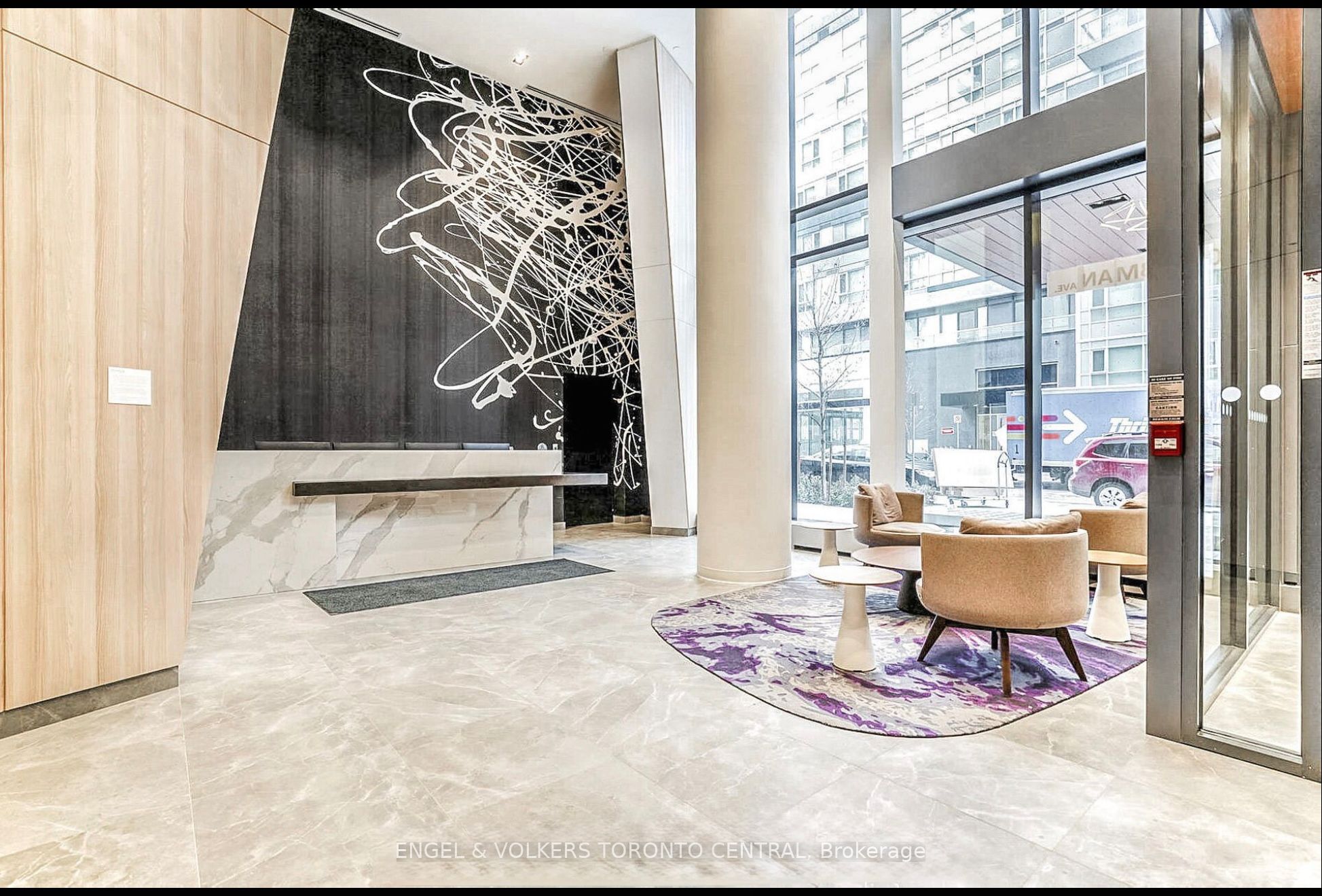 20 Tubman Avenue 1011