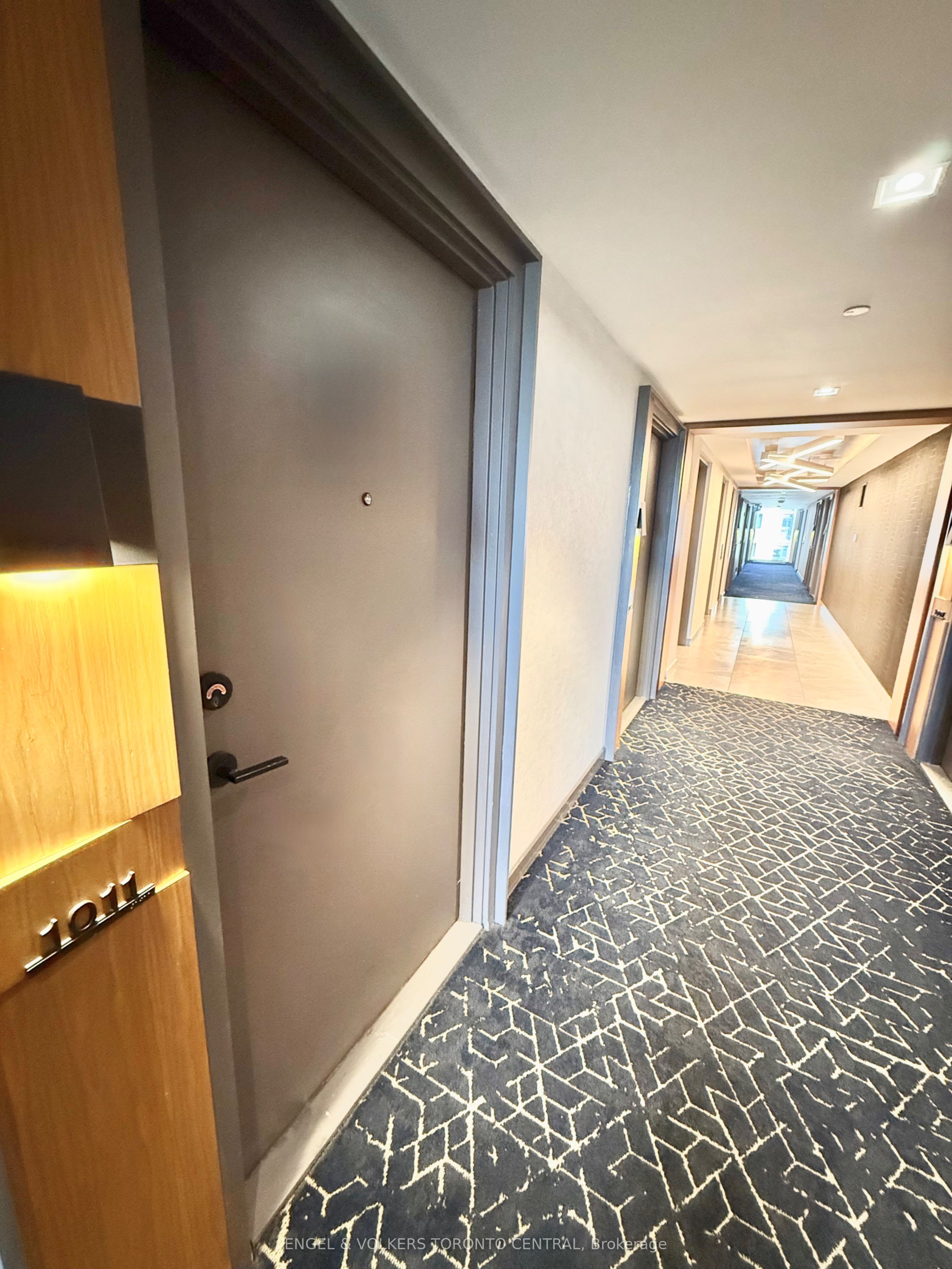 20 Tubman Avenue 1011