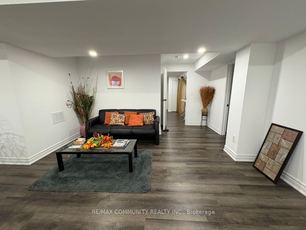 69 Saint Hubert Drive Lower