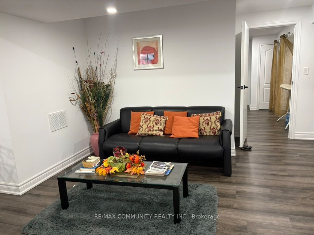 69 Saint Hubert Drive Lower