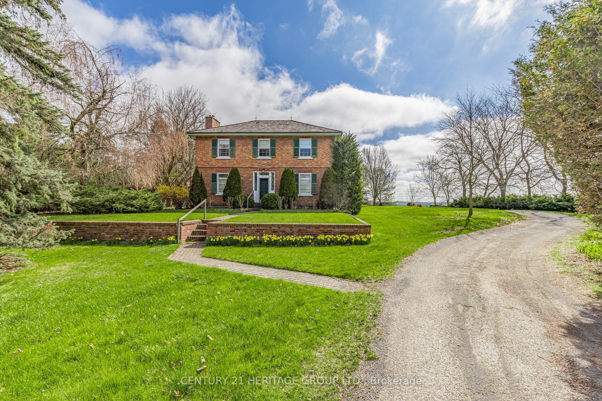 Photo 1 of 34 — 18725 McCowan Road, East Gwillimbury, ON L0G 1M0