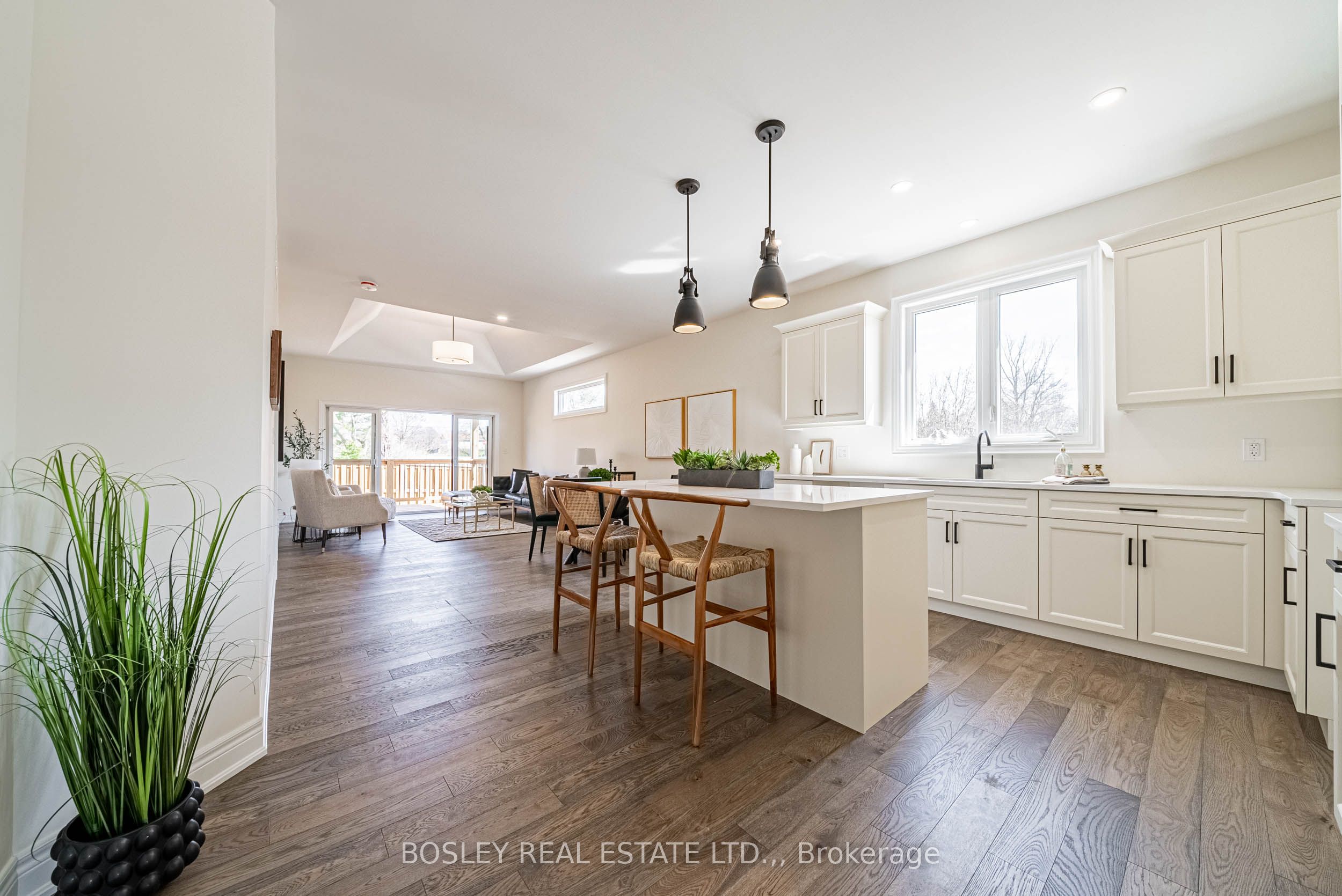 514 ROYAL RIDGE Drive