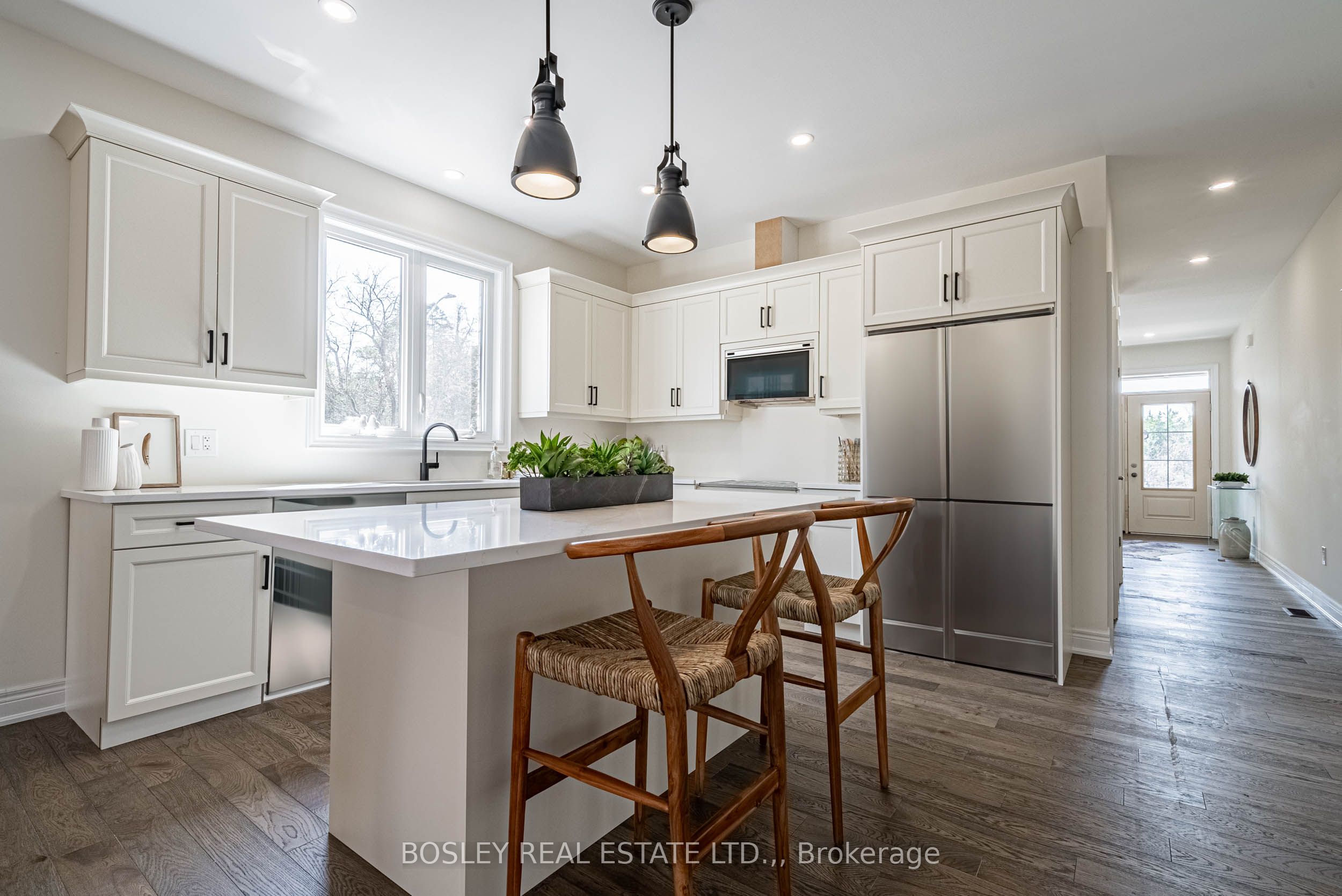 514 ROYAL RIDGE Drive