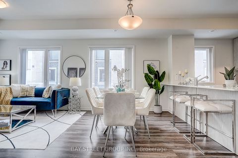 Photo of 31 Honeycrisp Crescent #TH 62, Vaughan, ON L4K 0N6 (MLS # N12635950)