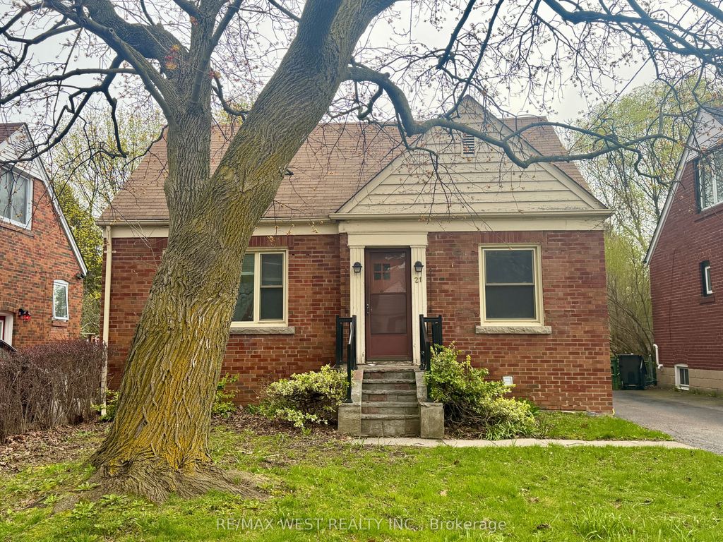 Photo of 21 Plaxton Drive, Toronto, ON M4B 2P6 (MLS # E13064926)