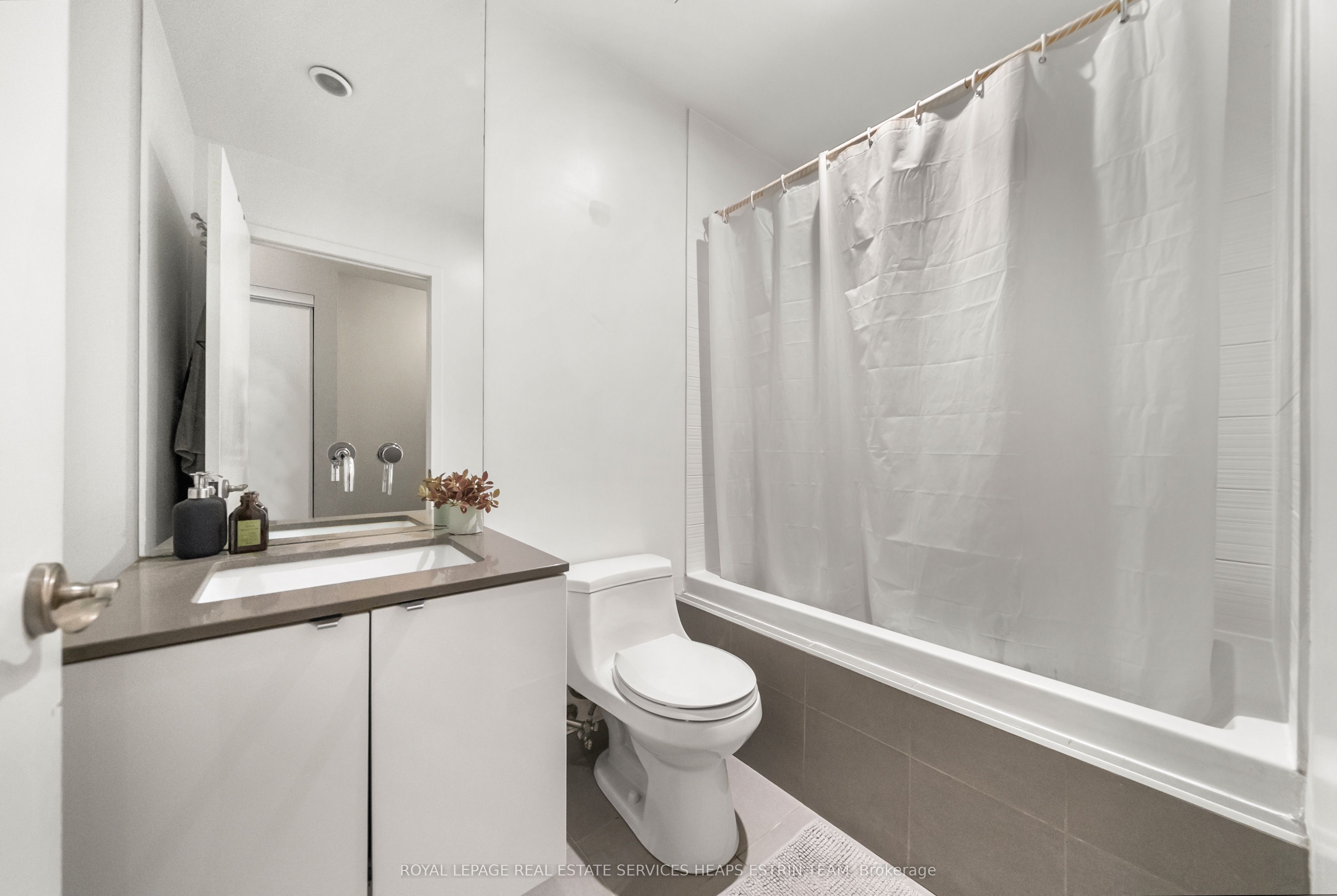 127 Queen Street E 201