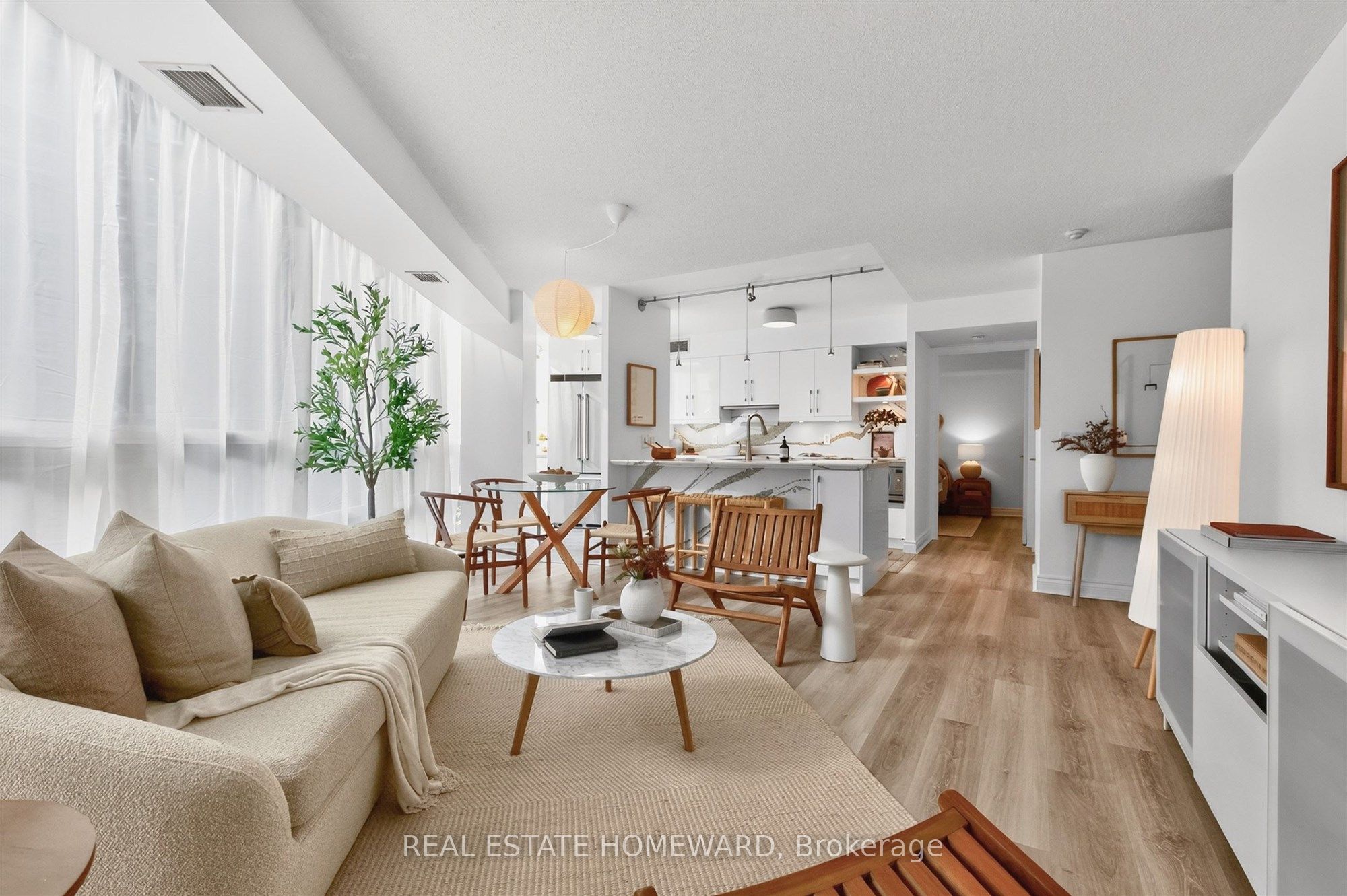 30 Grand Trunk Crescent 311