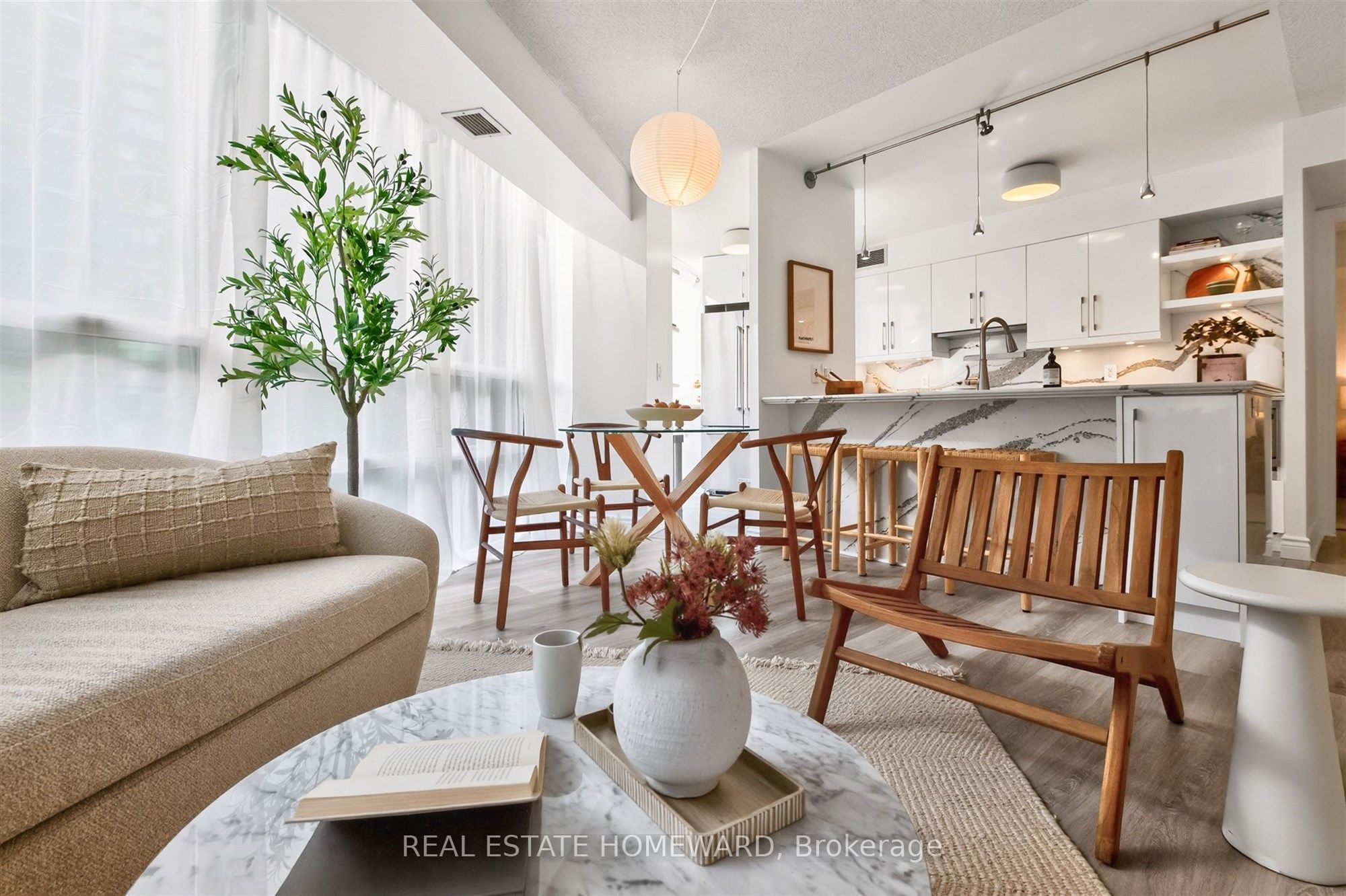 30 Grand Trunk Crescent 311