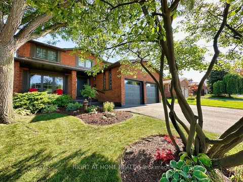 1986 Roy Ivor Crescent Mississauga ON L5L 3N8