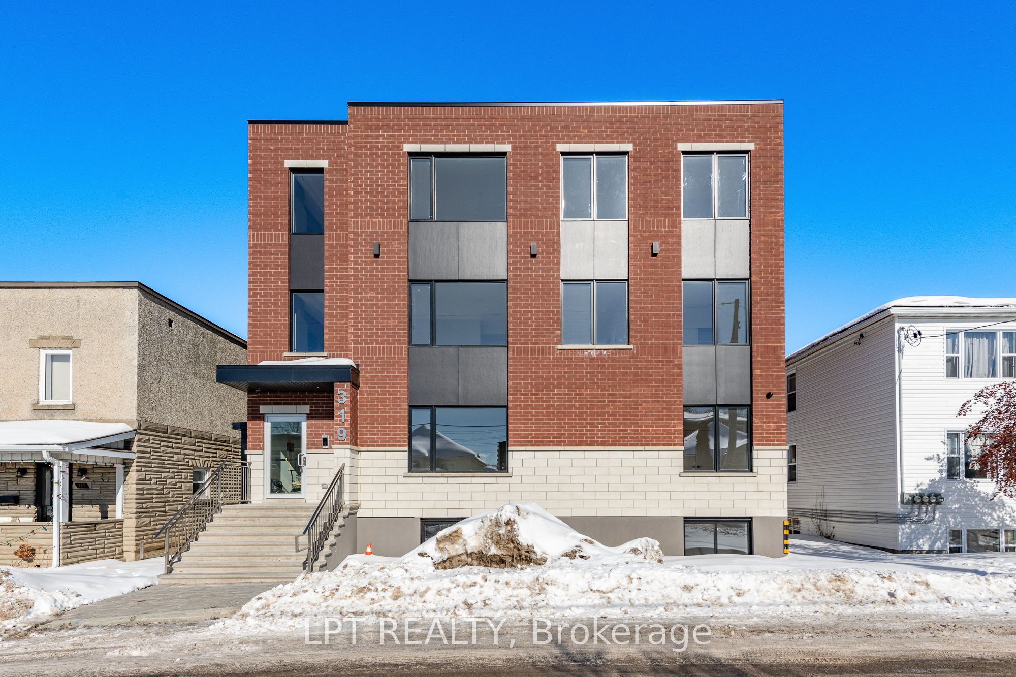 Photo 1 of 20 — 319 Shakespeare Street 9, Vanier and Kingsview Park, ON K1L 5M1