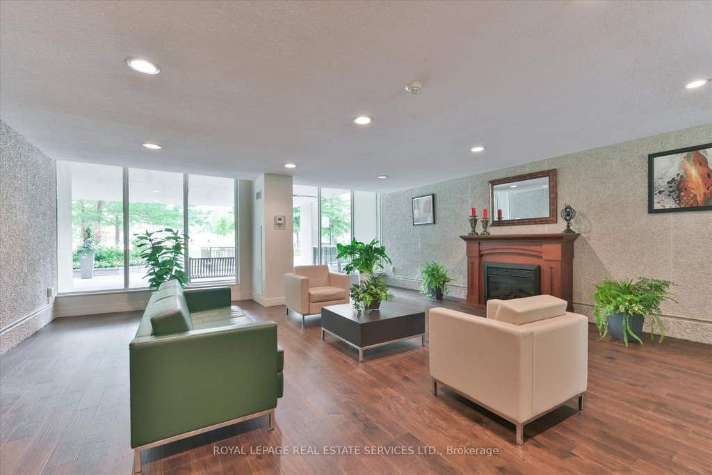 Photo of 812 Burnhamthorpe Road #309, Toronto, ON M9C 4W1 (MLS # W13649116)