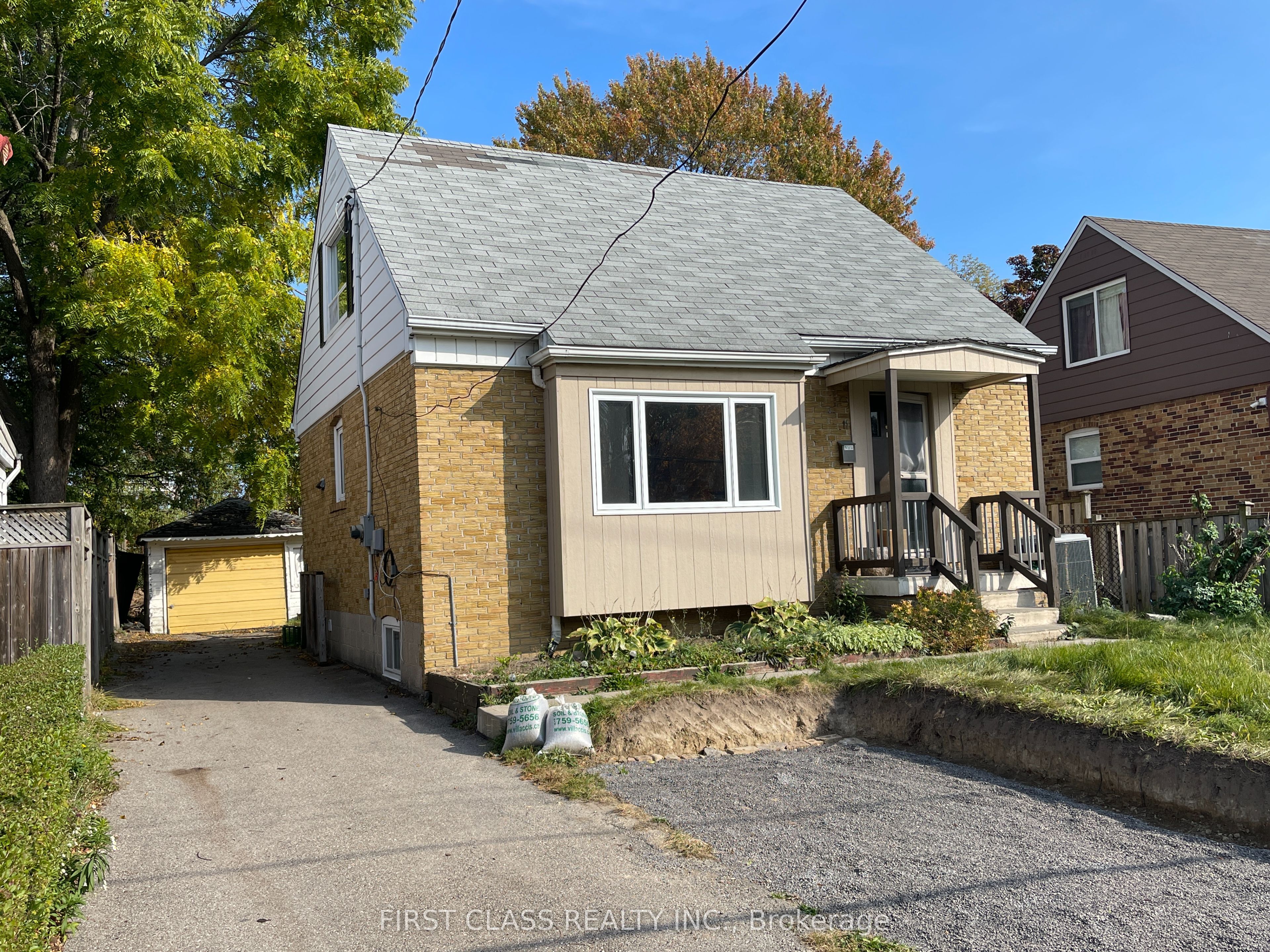 Photo 1 of 4 — 11 Ellington Drive S1, Toronto, ON M1R 3X6