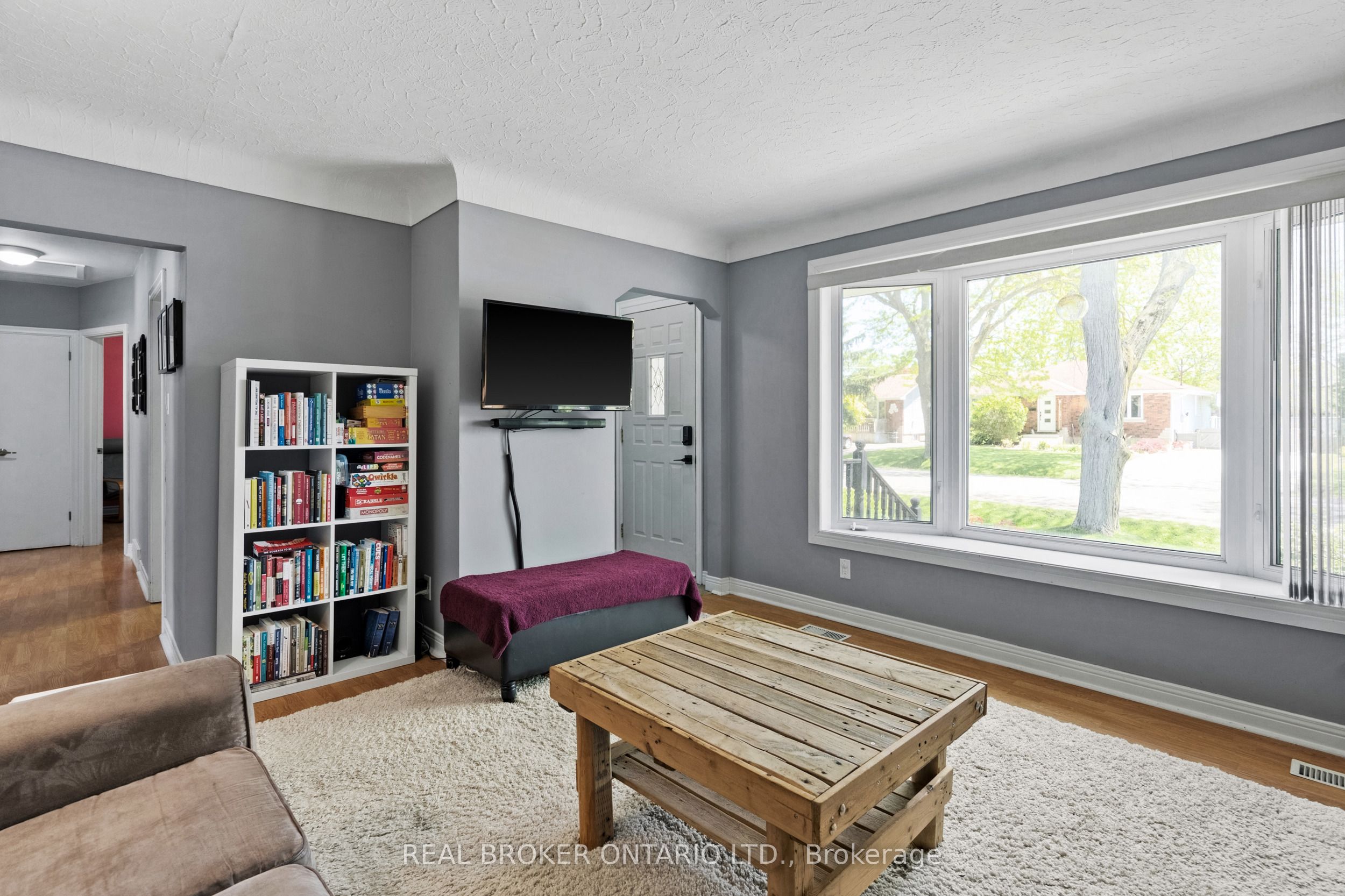 8 Goldsmith Avenue