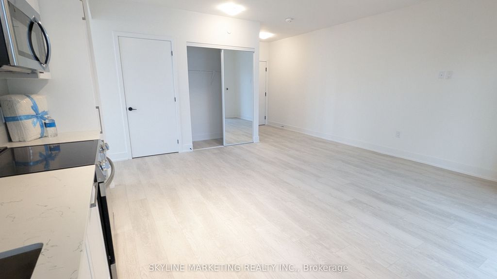 Photo of 2450 Old Bronte Road #504, Oakville, ON L6M 5P6 (MLS # W13060966)