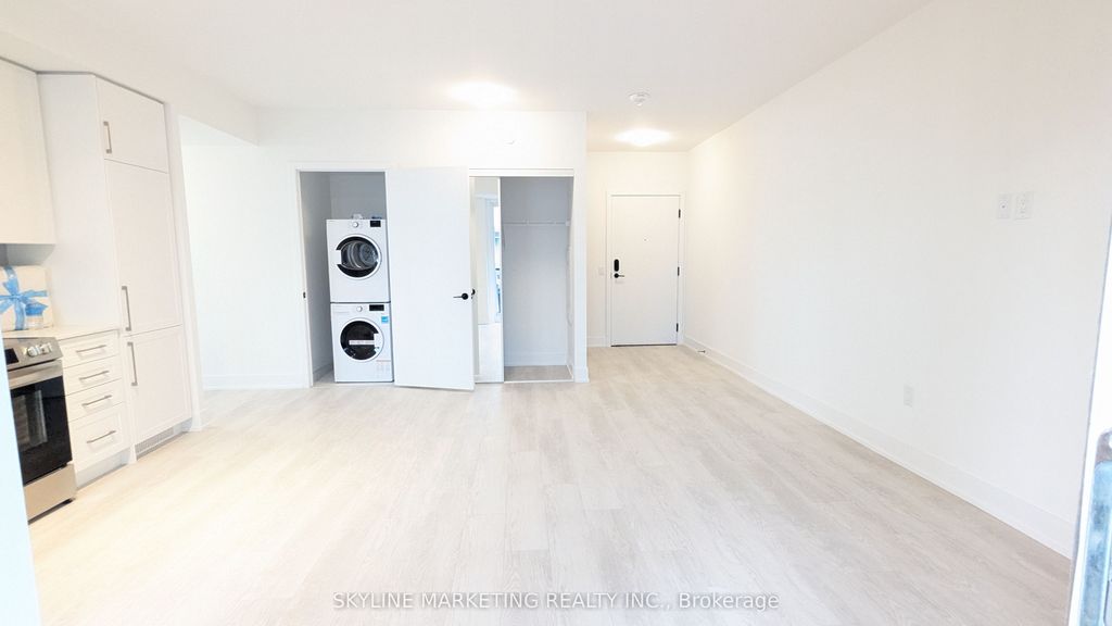 Photo of 2450 Old Bronte Road #504, Oakville, ON L6M 5P6 (MLS # W13060966)