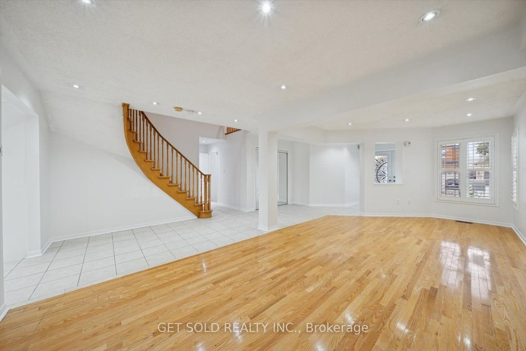 Photo of 36 Field Thistle Drive, Brampton, ON L6R 3A8 (MLS # W12830316)