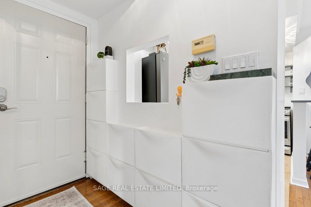 350 Gerrard Street E 4