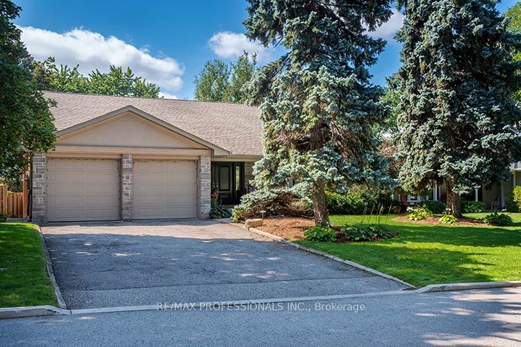 Photo of 7 Treeline Court, Toronto, ON M9C 1K7 (MLS # W13792508)