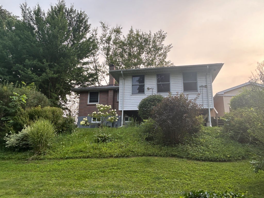 Photo of 164 McKeand Street, Ingersoll, ON N5C 3H9 (MLS # X13724566)