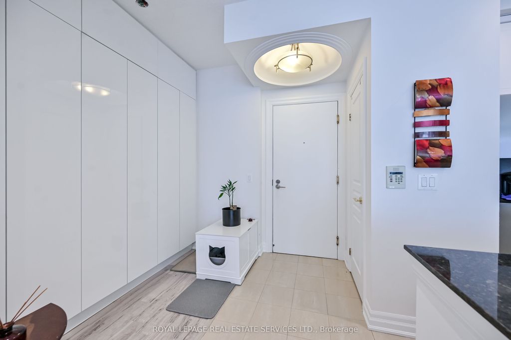 Photo of 2083 Lake Shore Boulevard W #1113, Toronto, ON M8V 4G2 (MLS # W13011642)