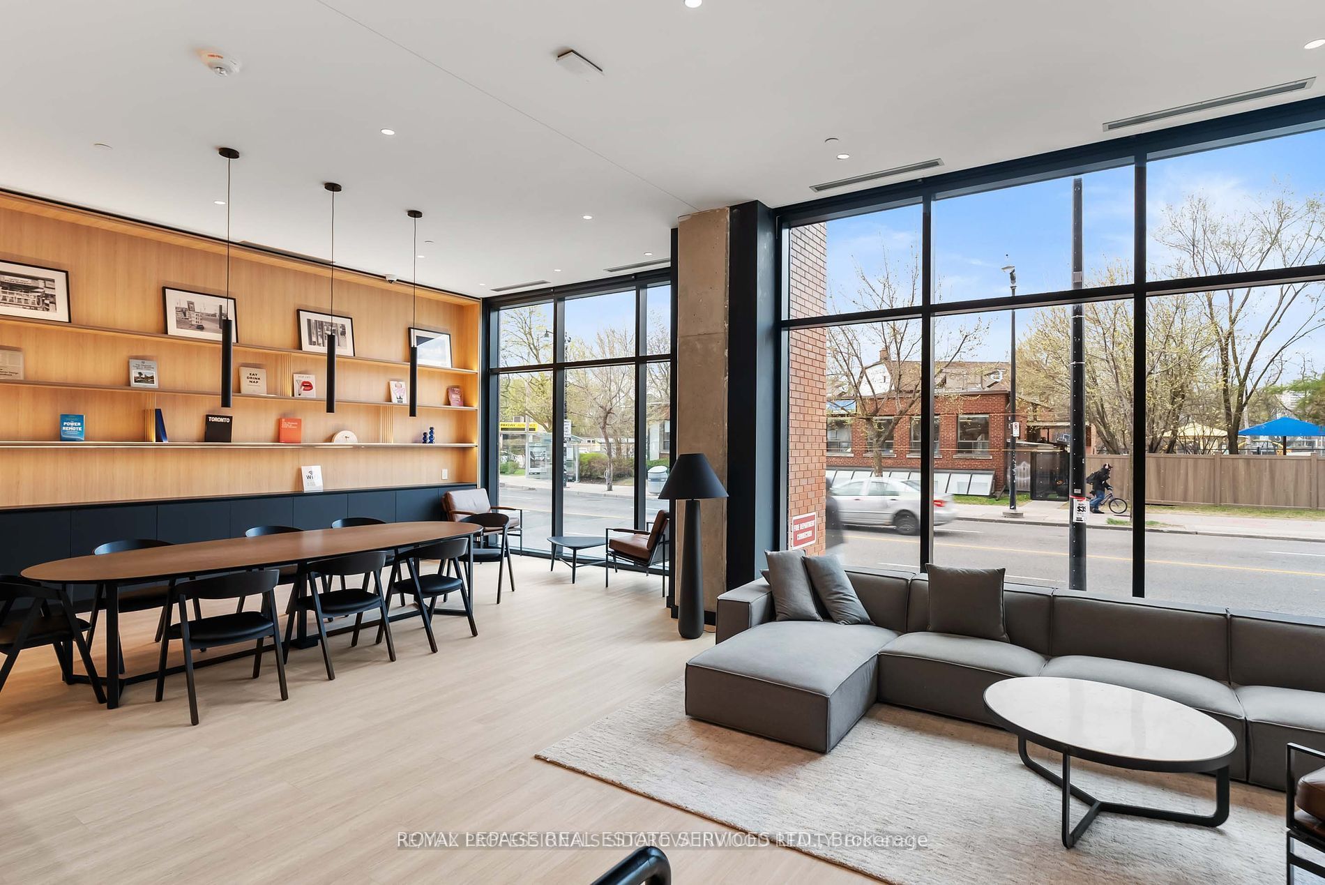 Toronto, ON M6P 1Y2, Canada, 1 Bedroom Bedrooms, ,1 BathroomBathrooms,Residential,Active,234954