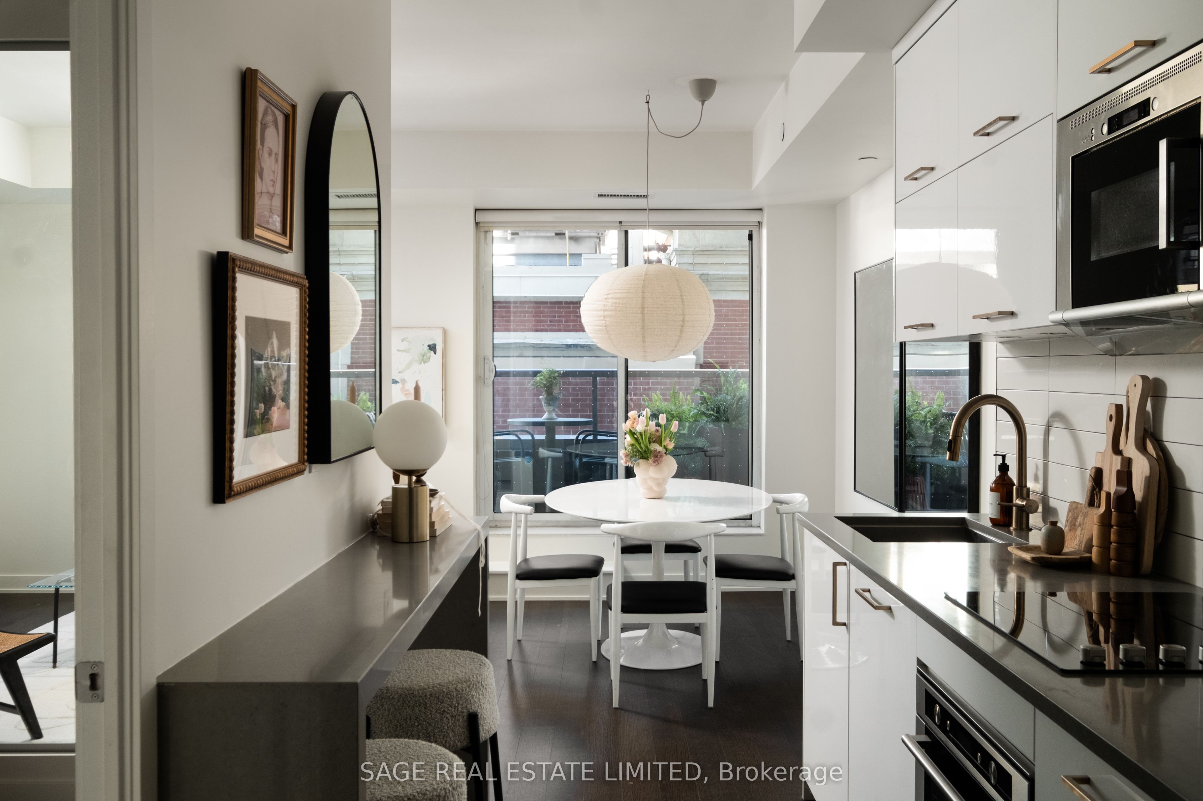 106 Dovercourt Road 204
