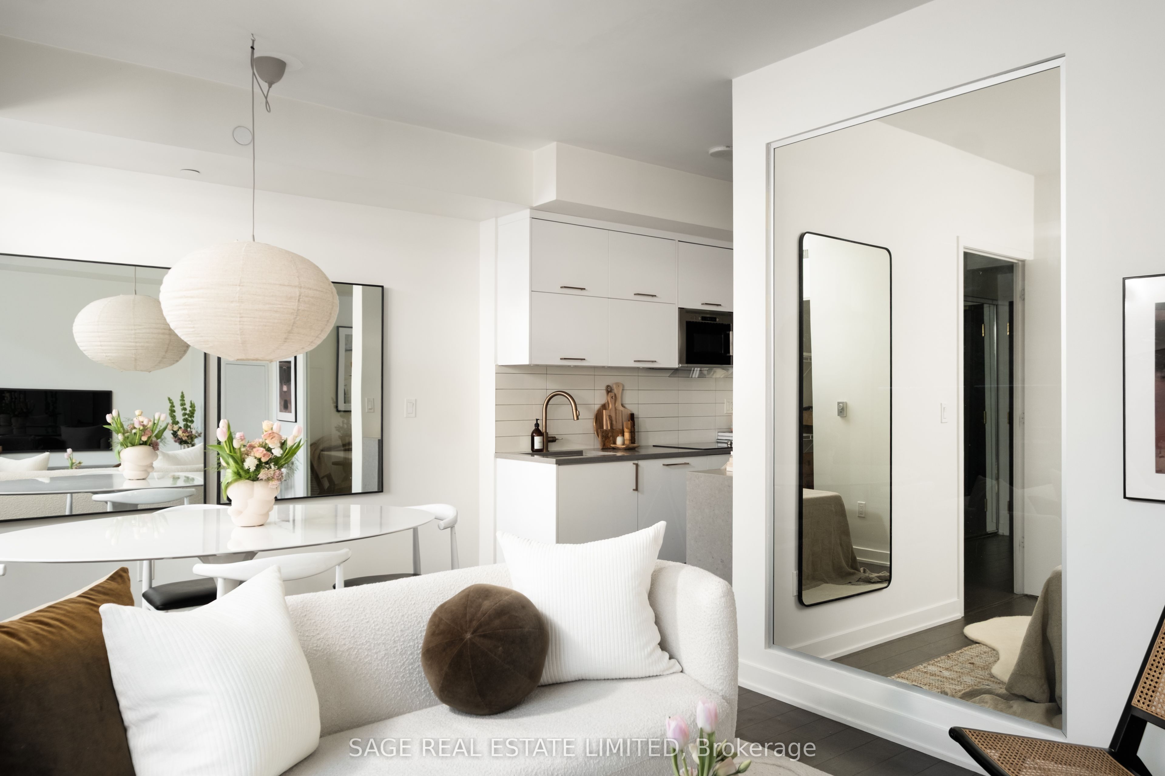 106 Dovercourt Road 204
