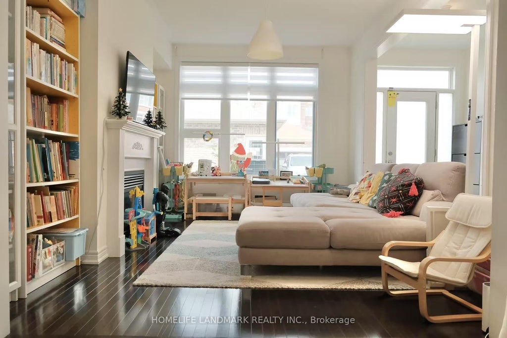 Photo of 220 South unionville Avenue, Markham, ON L3R 5L3 (MLS # N13749392)