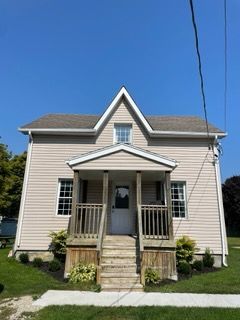 Photo 1 of 12 — 16 Queen Street N 1, Minto, ON N0G 1Z0