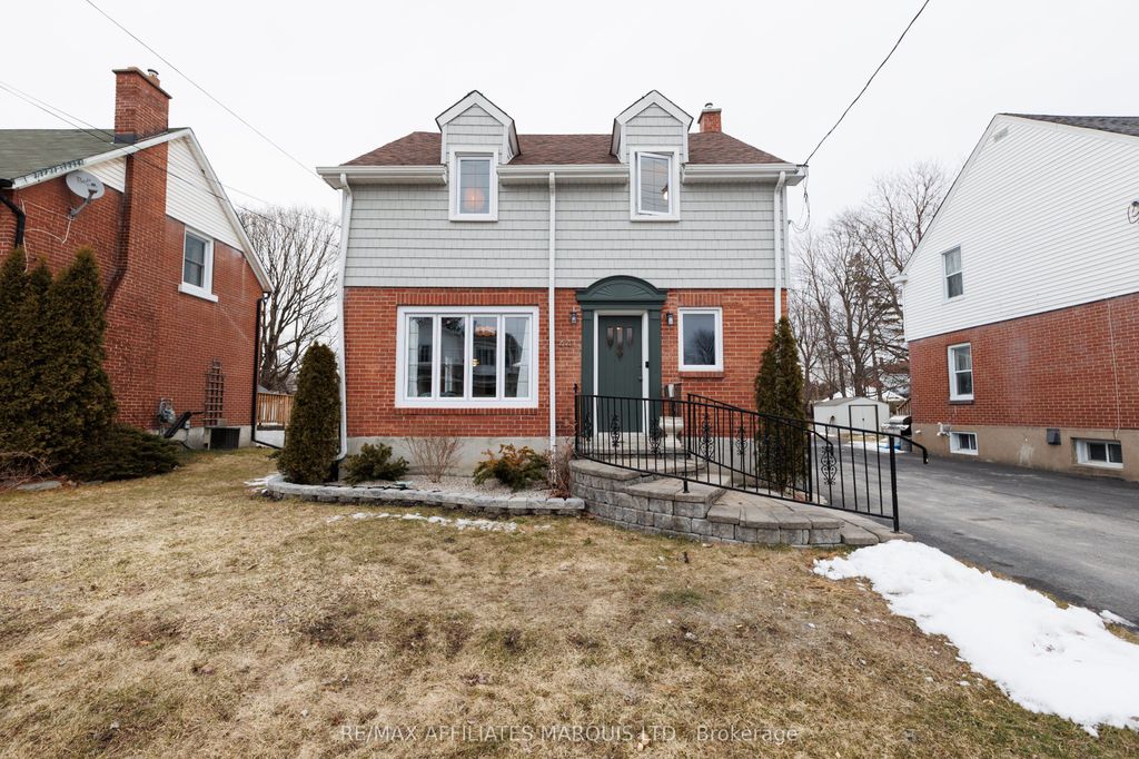Photo of 441 York Street, Cornwall, ON K6J 3Z6 (MLS # X12921498)