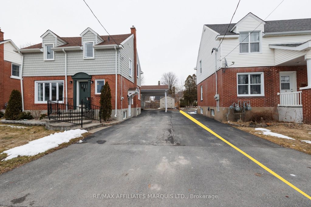 Photo of 441 York Street, Cornwall, ON K6J 3Z6 (MLS # X12921498)