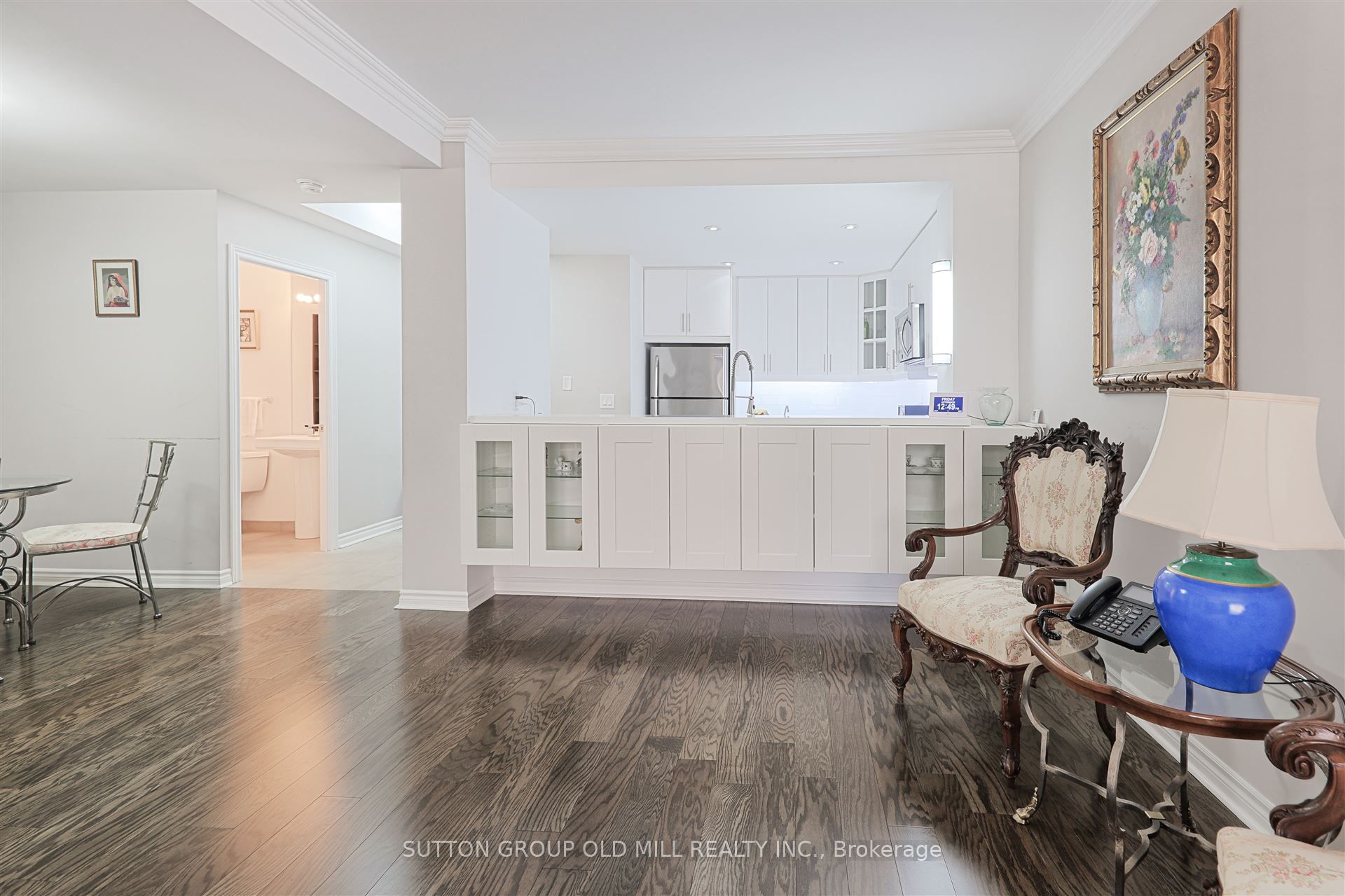 2662 Bloor Street W 209