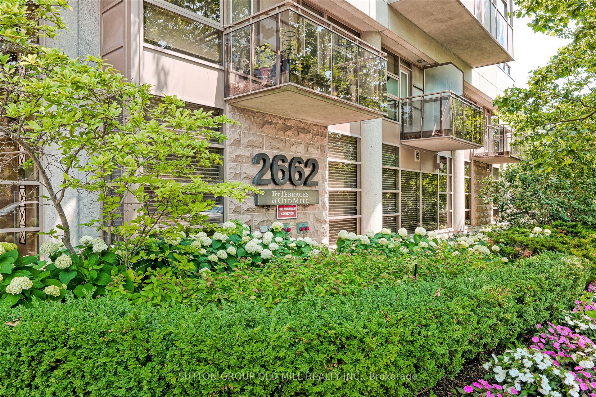 2662 Bloor Street W 209