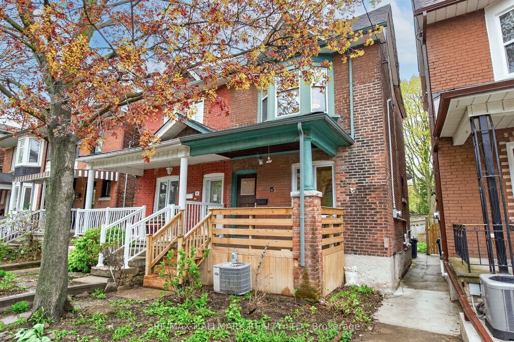 Photo of 15 Page Street, Toronto, ON M6G 1J3 (MLS # C13124820)