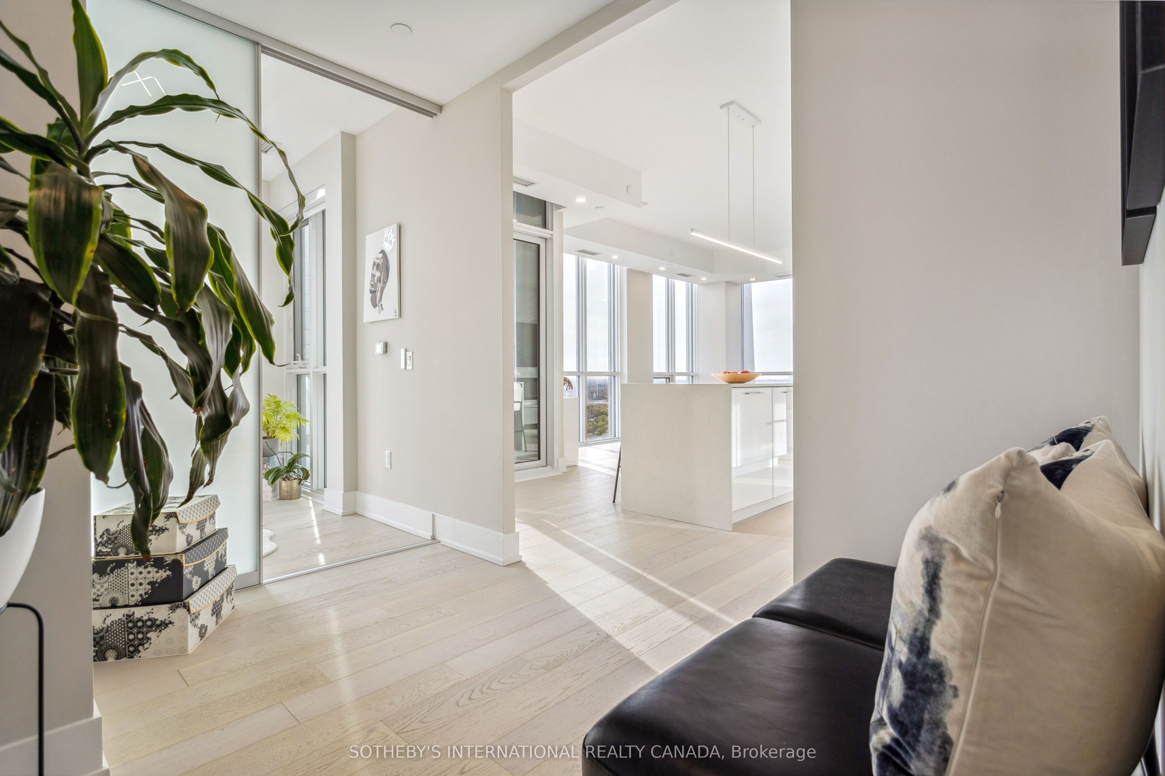 1 Yorkville Avenue 5405