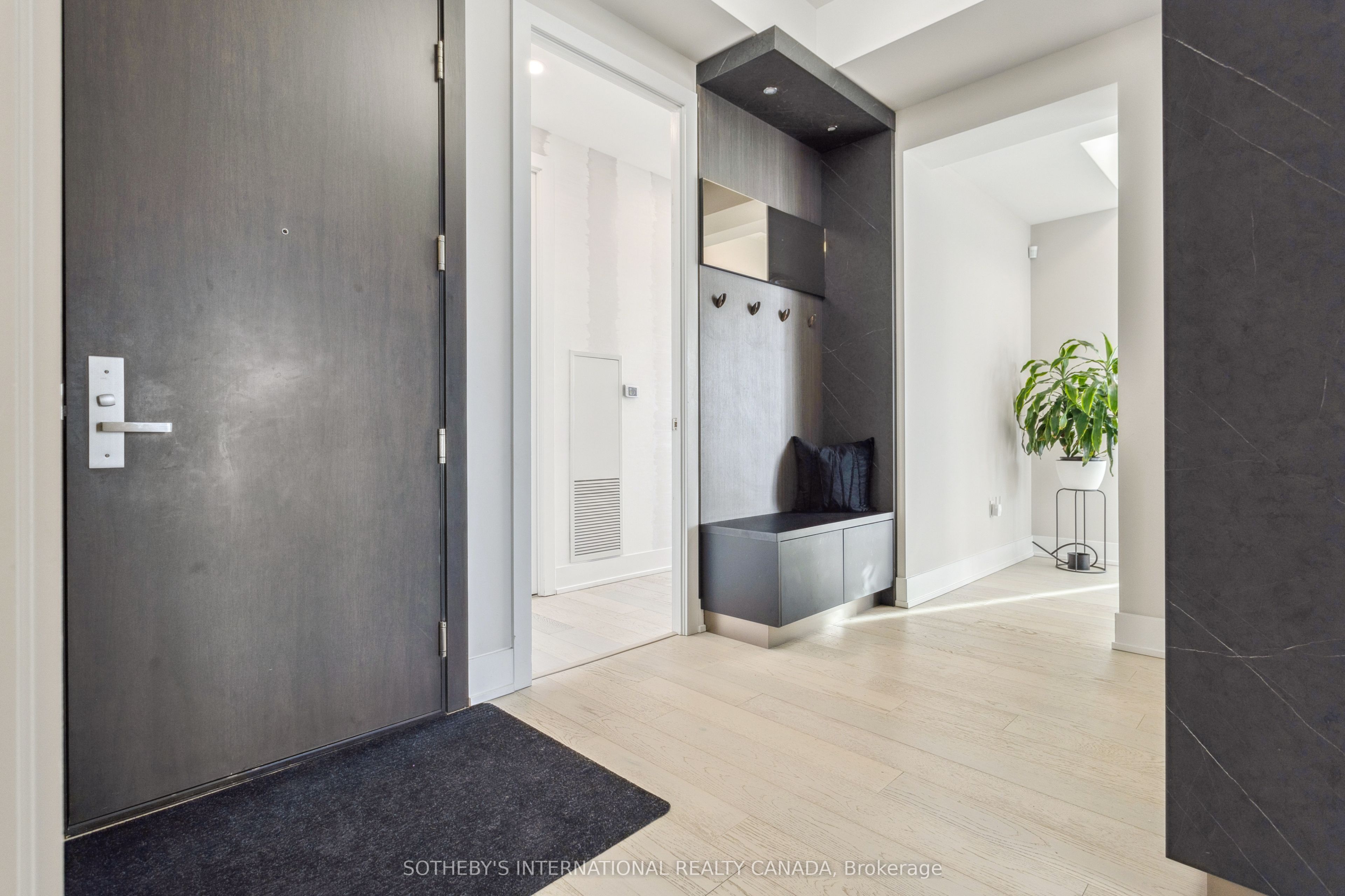 1 Yorkville Avenue 5405