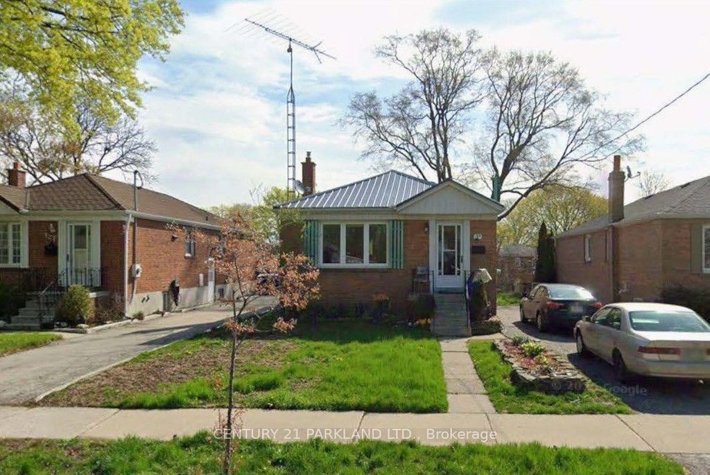Photo of 125 North Carson Street, Toronto, ON M8W 4C7 (MLS # W13851888)