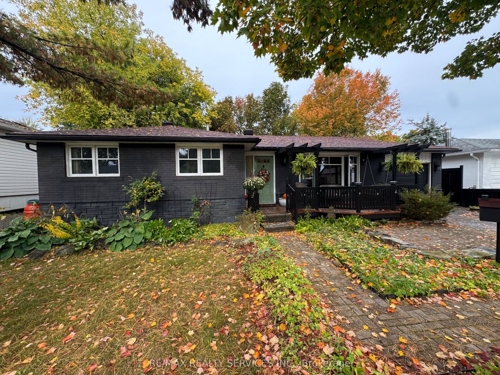 Photo of 82 Edelwild Drive, Orangeville, ON L9W 2Y7 (MLS # W13858862)