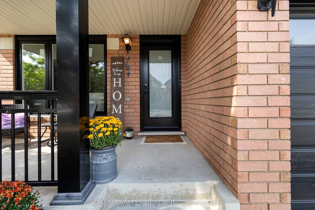 Photo of 1517 Evans Terrace, Milton, ON L9T 5J5 (MLS # W12475226)