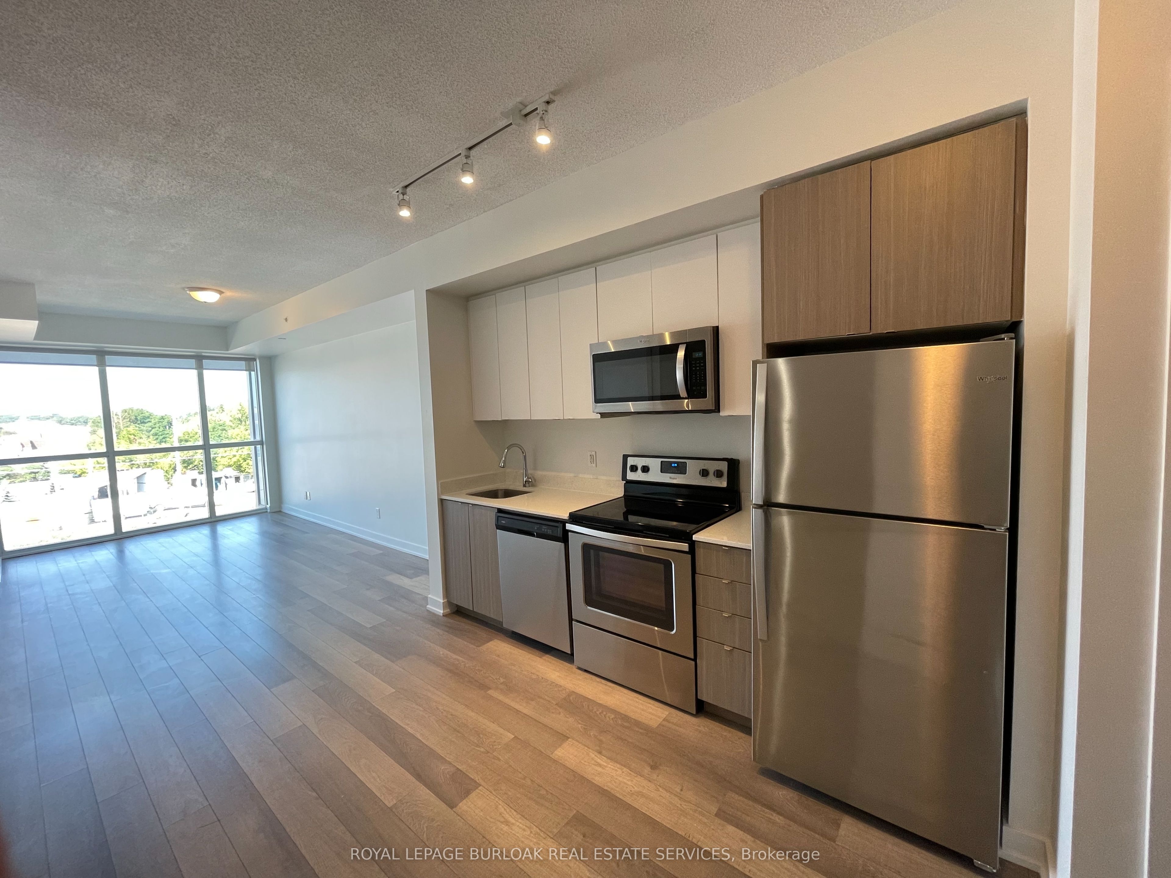 5240 Dundas Street B407