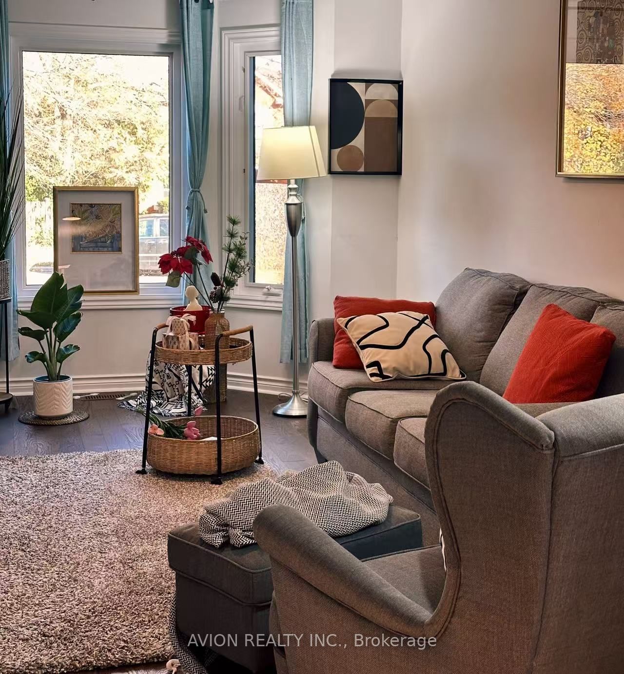 1192 Thoresby Drive