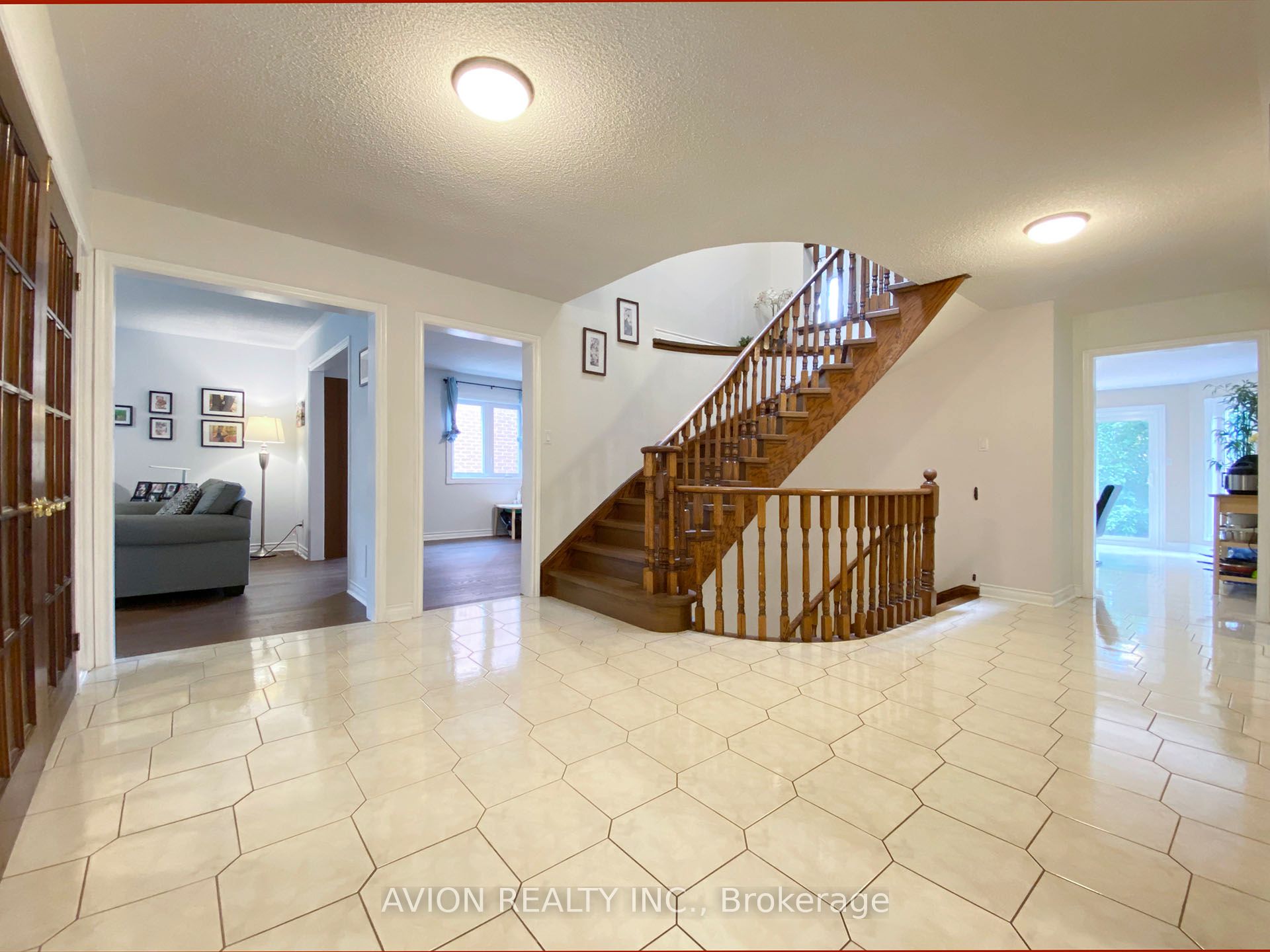 1192 Thoresby Drive