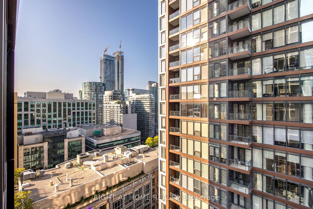 Photo of 35 Mercer Street #1512, Toronto, ON M5V 1H2 (MLS # C12426172)