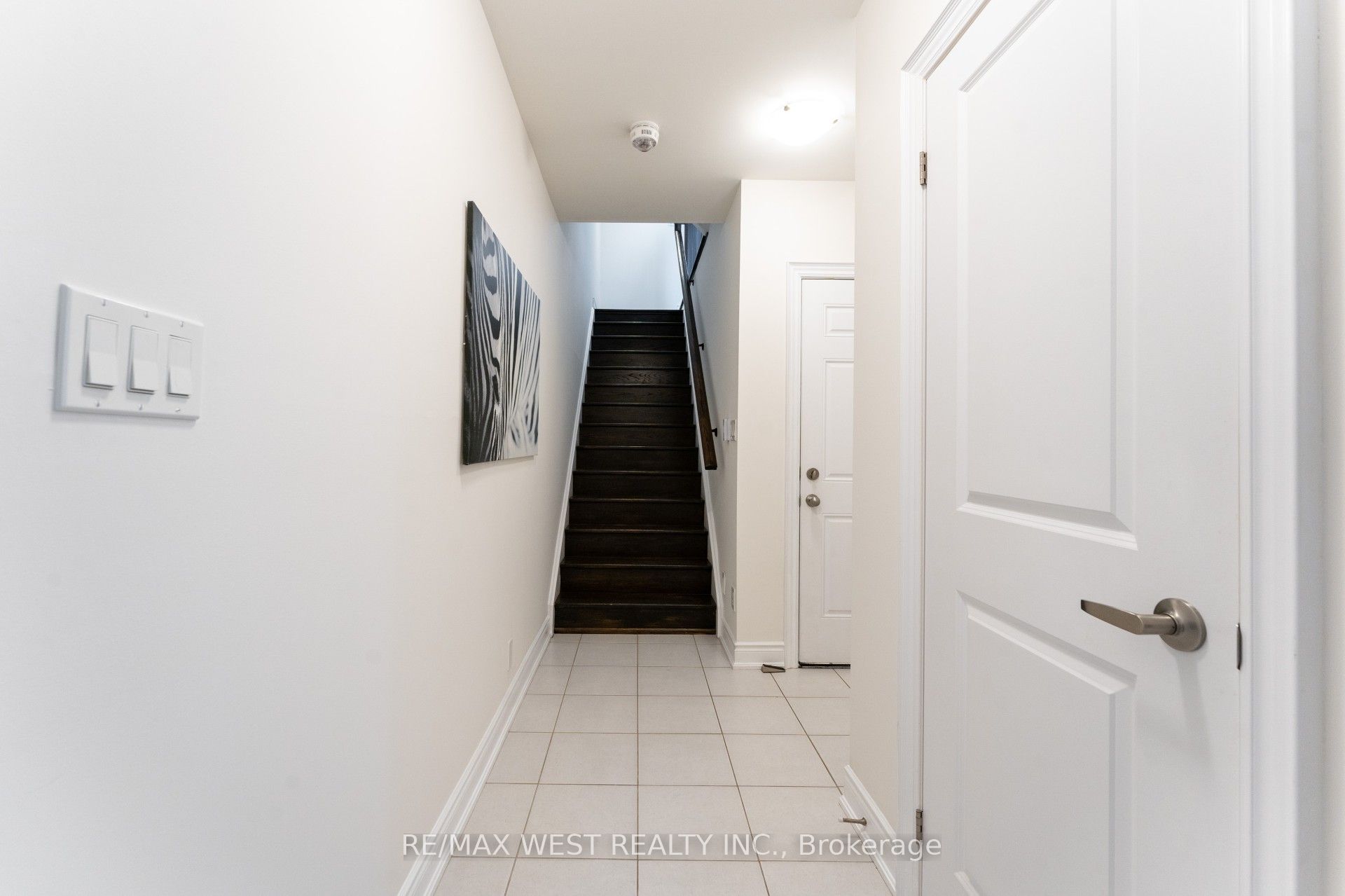 2172 Trafalgar Road 19