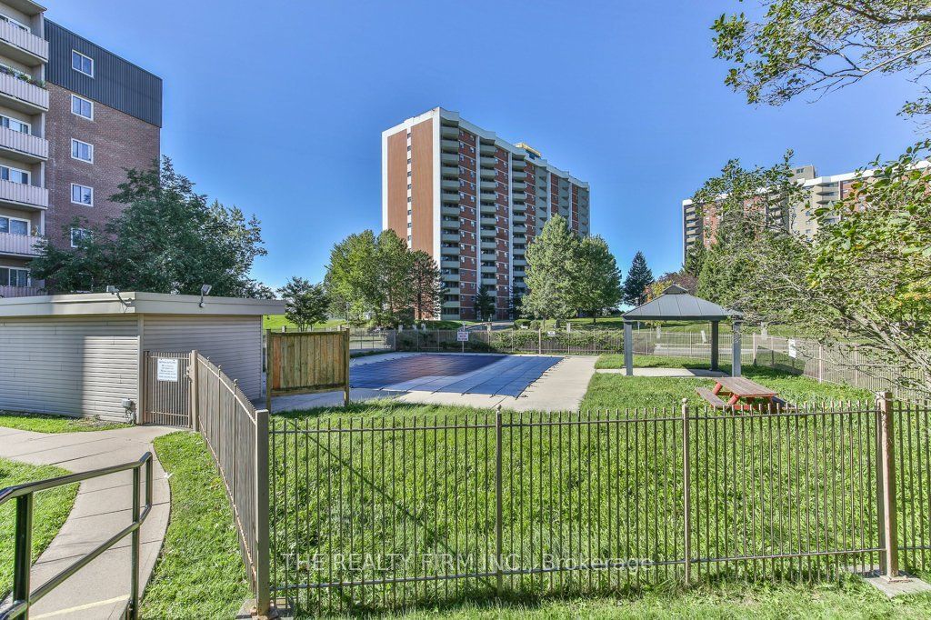 Photo of 1106 Jalna Boulevard #102, London South, ON N6E 2R9 (MLS # X13833410)