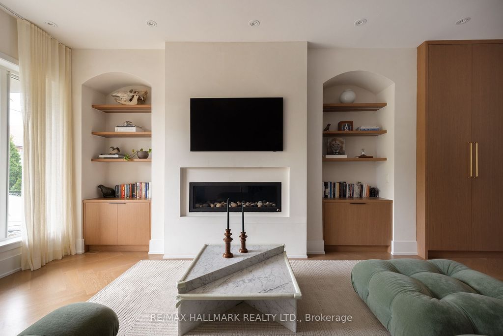 Photo of 18 Foxley Street, Toronto, ON M6J 1R1 (MLS # C12550972)