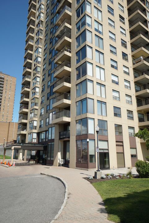 Photo of 545 St Laurent Boulevard #1506, Manor Park - Cardinal Glen and Area, ON K1K 4H9 (MLS # X12472454)
