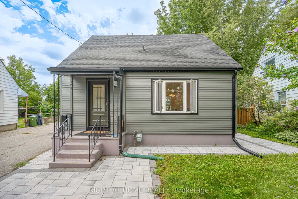 Photo of 121 Hearst Circle, Toronto, ON M6M 2V4 (MLS # W13698888)
