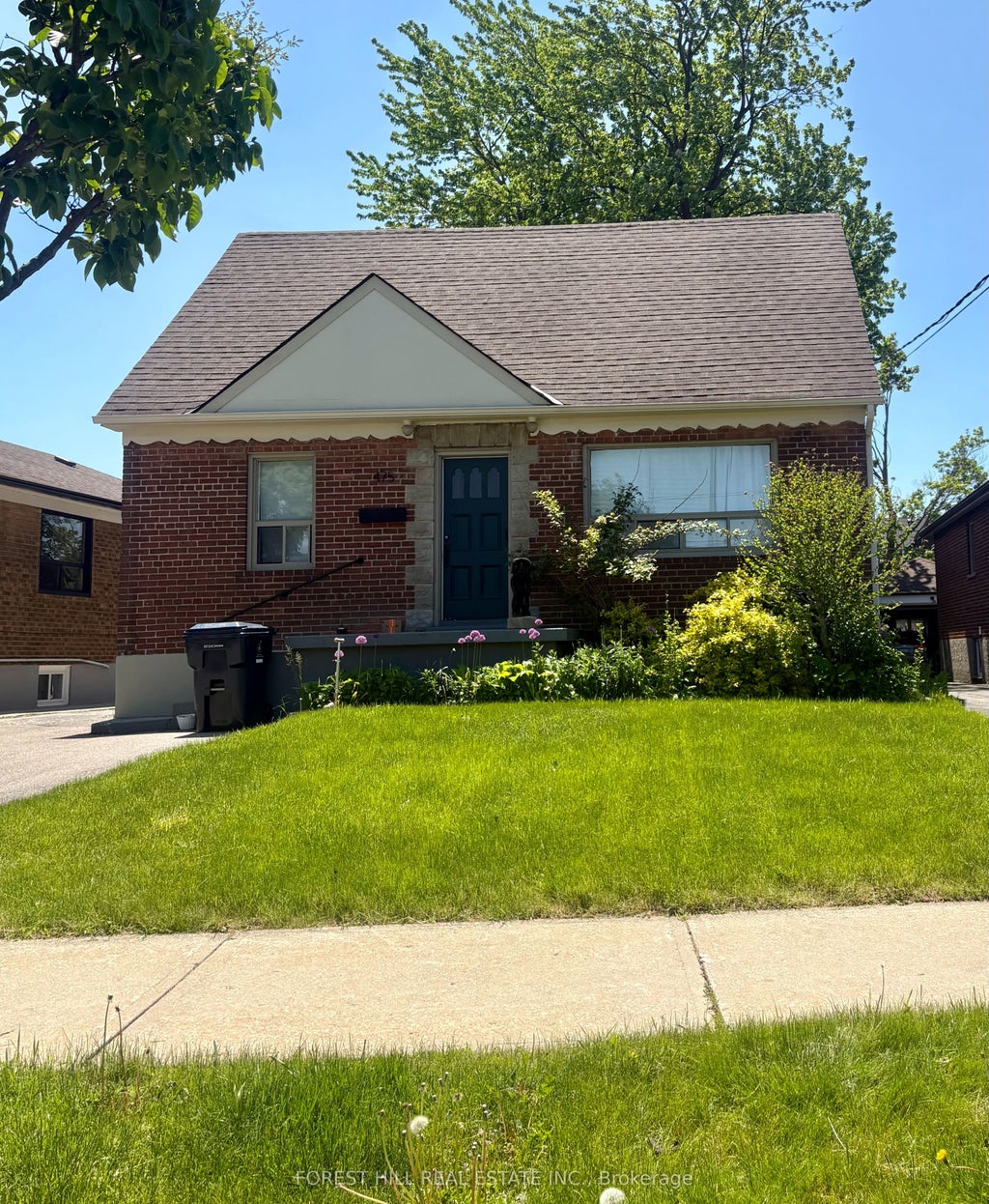 Photo of 475 Maple Leaf Drive, Toronto, ON M6L 1R1 (MLS # W13238974)